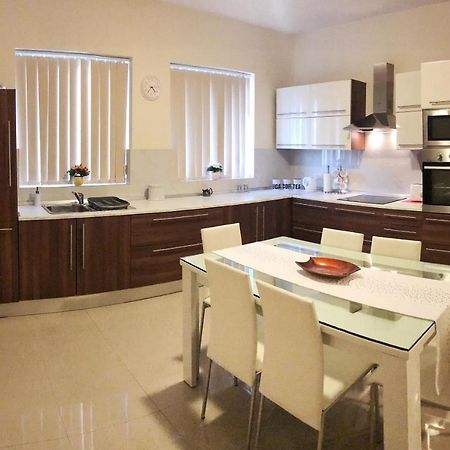 The Village Apartment 2 Kirkop Luaran gambar