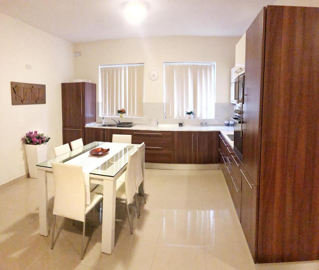 The Village Apartment 2 Kirkop Luaran gambar